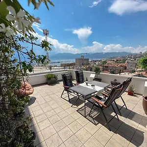105m2 Penthouse Sea View With Free Garage Parking Apartment